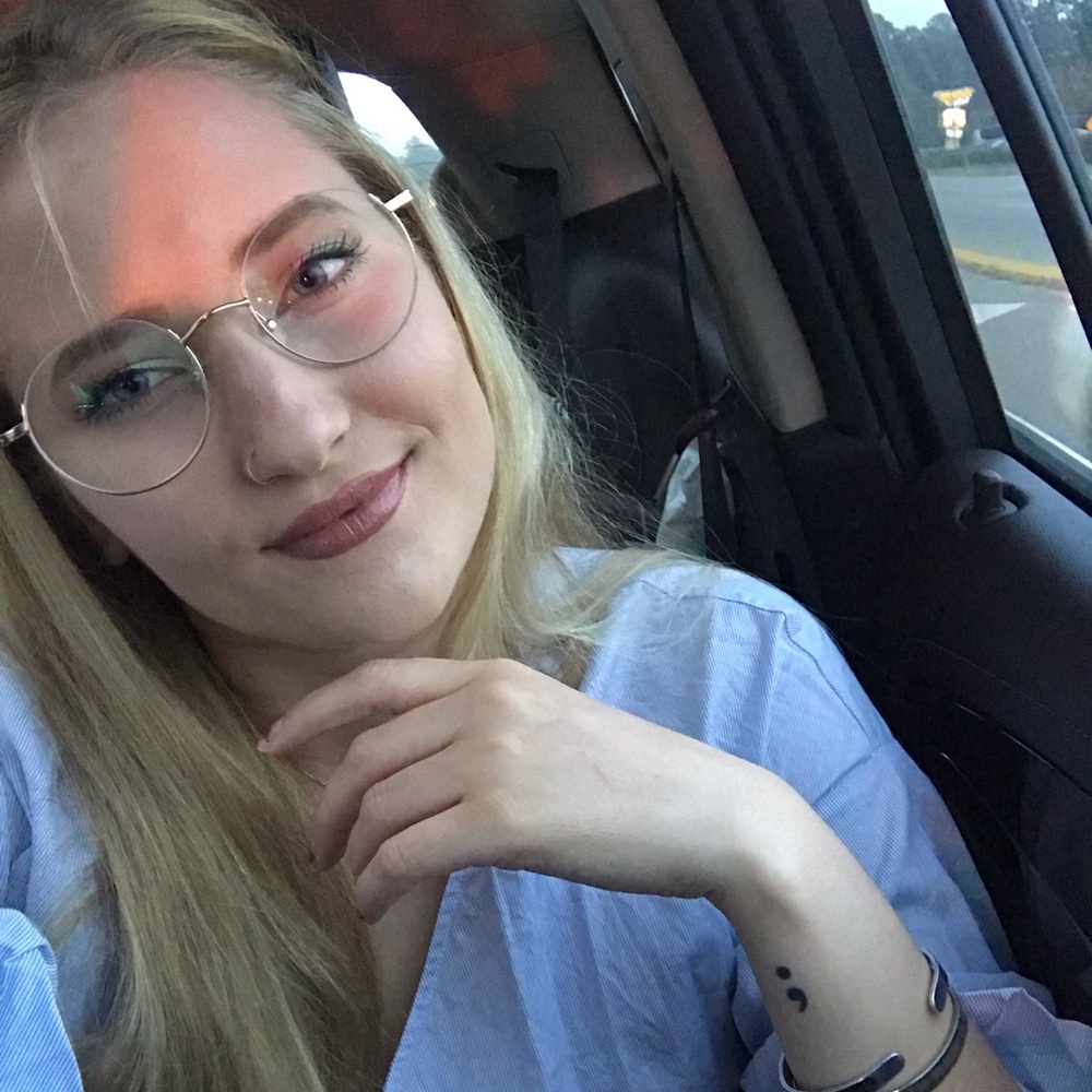 Meet your Posher, Danielle